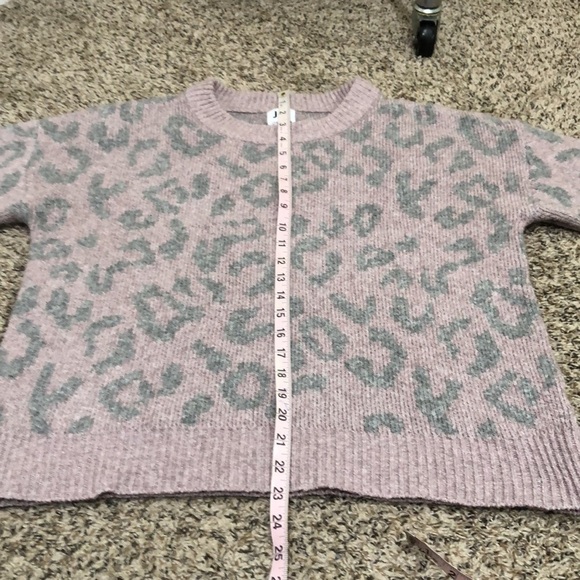 Revolve John + Jenn Sweater Size Medium Pastel Purple Leopard Crewneck Pullover - Picture 9 of 10